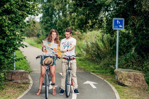 La Wallonie à vélo un bon plan en famille pour le printemps.OT Wallonie/Condroz Famenne.