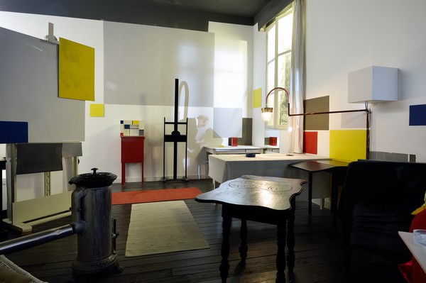 Reproduction de l'atelier de Mondrian à Paris  in Mondriaanhuis -  © Mike Bink