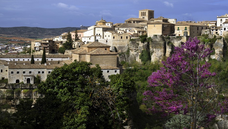 Cuenca, nid d’aigle sur un rocher, une ville classée au Patrimoine Mondial. © O.T. Espagne