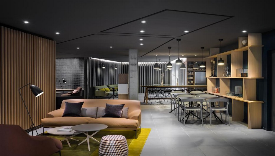 Le Salon du rez-de-chaussée est l’endroit convivial. © Photos Okko Hôtels. Le Salon du rez-de-chaussée est l’endroit convivial. © Photos Okko Hôtels.