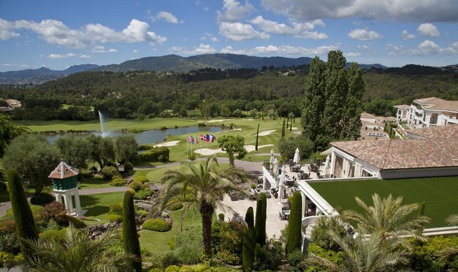 le Royal Mougins Golf Club qui a appartenu à la comtesse de Pourtales est construit sur le magnifique domaine du Vallon de l'Œuf. © O.T. Mougins