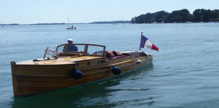 La joie de découvrir les secrets du golfe sur le Ran III, un bateau tout en bois de tradition suédoise.....© C.Gary