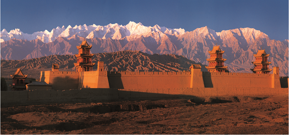 Point stratégique sur la Route de la Soie, le fort de Jiayugan, “clé de la frontière“, protégeait l’extrémité ouest de la Grande Muraille des Ming. © OT Chine