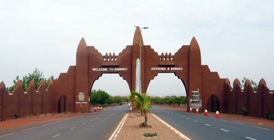 Les magnifiques portes  de Bamako (Mali) à l' architecture néo-soudanaise....Copyright DR