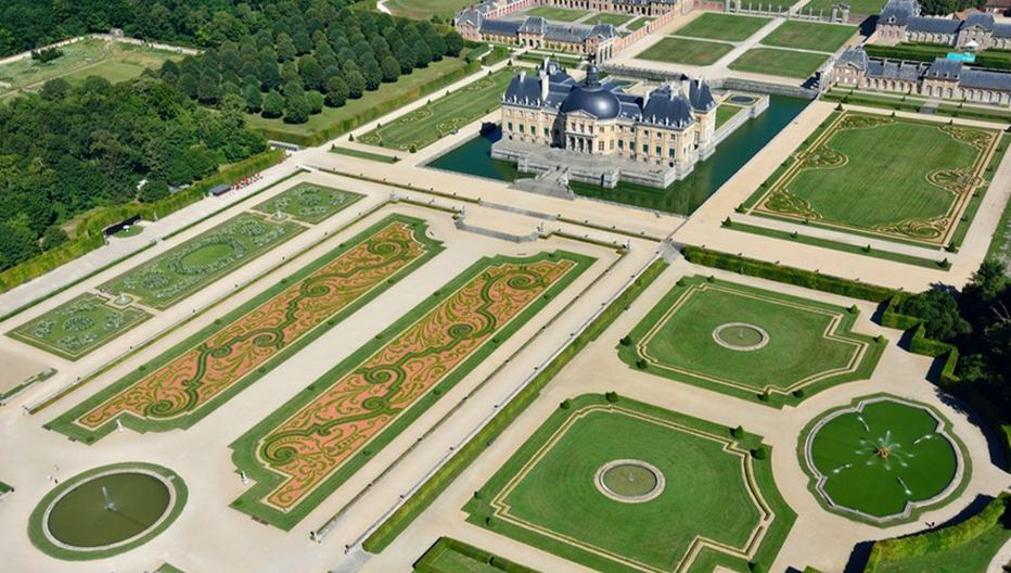 Château de Vaux-le-Vicomte XVIIème du surintendant des Finances Nicolas Fouquet  dont l’architecture, les jardins et les peintures de Le Vau, Le Nôtre et Le Brun fera la gloire de Versailles. Copyright  Lourdel Chicurel.