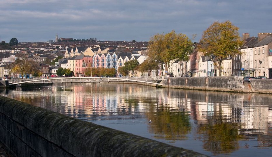 Il est difficile de s’ennuyer à Cork. Cette cité étudiante fait partie de ces villes irlandaises, qui connaissent actuellement un essor économique et culturel tout à fait exceptionnel. Crédit photo office de tourisme de l'Irlande. Il est difficile de s’ennuyer à Cork. Cette cité étudiante fait partie de ces villes irlandaises, qui connaissent actuellement un essor économique et culturel tout à fait exceptionnel. Crédit photo office de tourisme de l'Irlande.