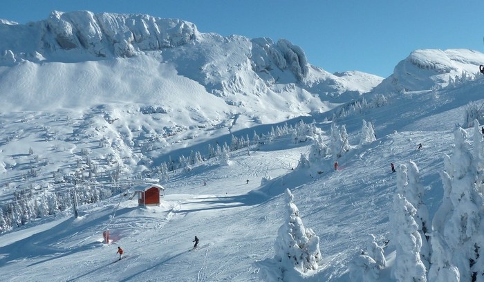 Ski alpin dans un décor de rêve .Copyright S.Charles
