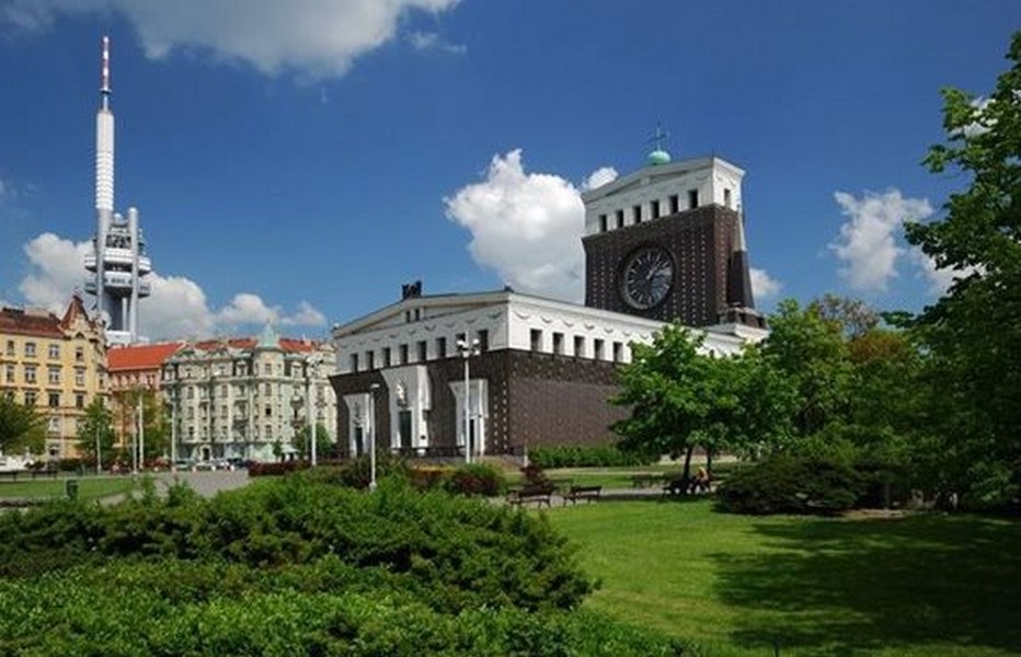 Jiřiho Poděbrad et son étonnante église du Sacré-Cœur, l’édifice sacré le plus important de Prague. (Copyright Czech Tourism) Jiřiho Poděbrad et son étonnante église du Sacré-Cœur, l’édifice sacré le plus important de Prague. (Copyright Czech Tourism)