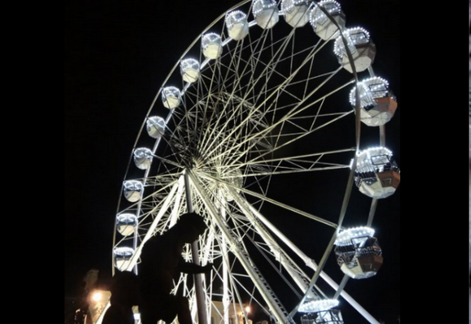 Sans grande roue… il n’y a pas de fêtes populaires ! ©Bertrand Munier Sans grande roue… il n’y a pas de fêtes populaires ! ©Bertrand Munier