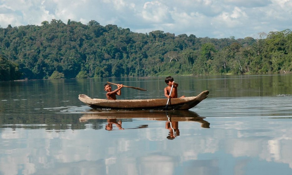 Pirogue d’enfants, Haut-Maroni - © H.Griffit