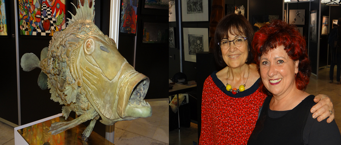 De gauche à droite : Le poisson aquatique Saint-Pierre (bronze) du sculpteur Thierry Benenati, l’un des deux invités d’honneur, de cette édition vittelloise 2018.©Bertrand Munier;  Paquita Madrid (à gauche), présidente de l’association Art’East et du salon international de Vittel, aux côtés de sa vice-présidente Èva Maqueda, artiste peintre espagnole.  ©Bertrand Munier