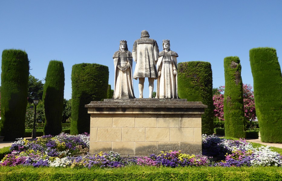 Aux jardins de l'Alcazar de Cordoue Christophe Colomb rencontre les rois catholiques. © C.Gary