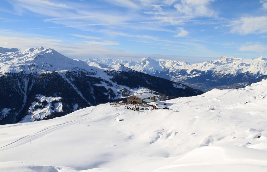 La Cabane Bella Tola sur le domaine de St-Luc/Chandolin. Dégustation de spécialités régionales en altitude..  @ DR