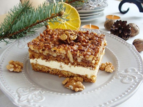 Cracovie était aussi connue pour son gâteau au miel  le «  miodownik  » dont le goût a été petit à petit renforcé par des ajouts de poivre. @ DR Cracovie était aussi connue pour son gâteau au miel  le «  miodownik  » dont le goût a été petit à petit renforcé par des ajouts de poivre. @ DR