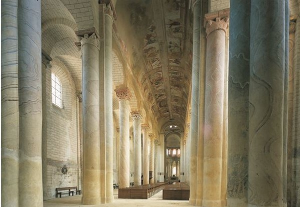 Abbaye de Saint-Savin sur Gartempe, la nef  haute de 47 m. @ C.Gary