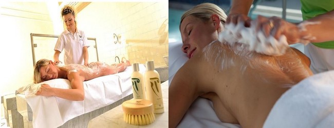 Il faut absolument expérimenter le fameux massage au savon naturel et à la brosse, stimulant pour la circulation sanguine et apaisant pour le corps. Crédit photo D.R.