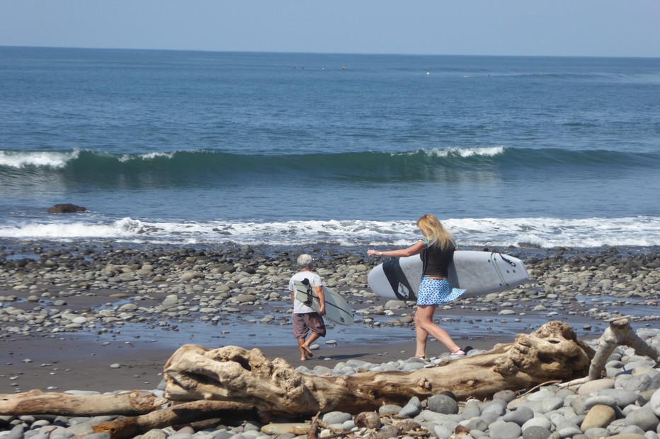 Au Salvador la côte est du Pacifique est un paradis pour surfers . @ C.G.