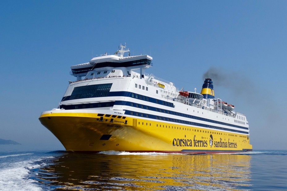 En cette période de crise, Corsica Ferries maintient une activité pour approvisionner la Corse. @ DR