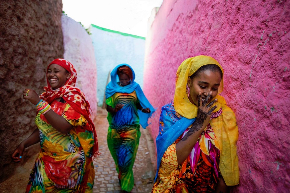 Ethiopie : le sourire des femmes en saris colorés... @ DR