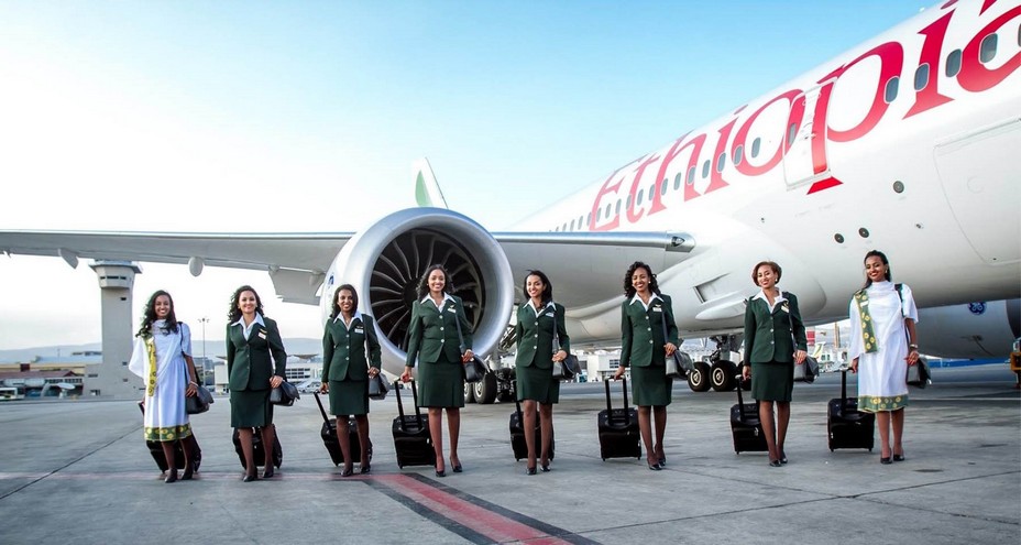 Le personnel de la compagnie aérienne Ethiopian Airlines prêt à accueillir ses voyageurs dans les conditions sanitaires obligatoires.  @ DR