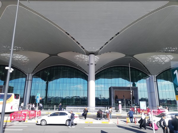 Entrée du nouvel aéroport international d'Istanbul. Crédit photo David Raynal.