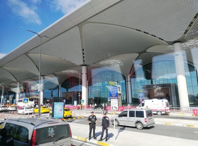 Istanbul Airport « nouvelle plaque tournante du monde » est un aéroport de six pistes, bâti sur 76 millions de mètres carrés et conçu pour accueillir 200 millions de voyageurs chaque année. Crédit photo David Raynal.