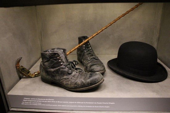 Corsier-sur-Vevey. :  Au Chaplin's World, les fameux accessoires de Charlot  @ Degon