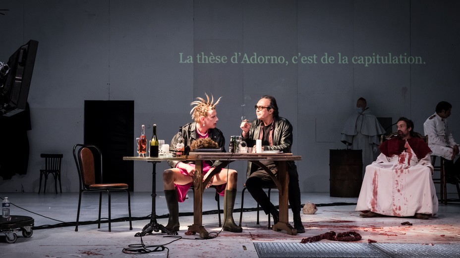 Le Grand Inquisiteur à l’Odéon, théâtre de l’Europe : Penser est fondamentalement coupable selon les mots de Heiner Müller.  @ Théâtre de l'Europe