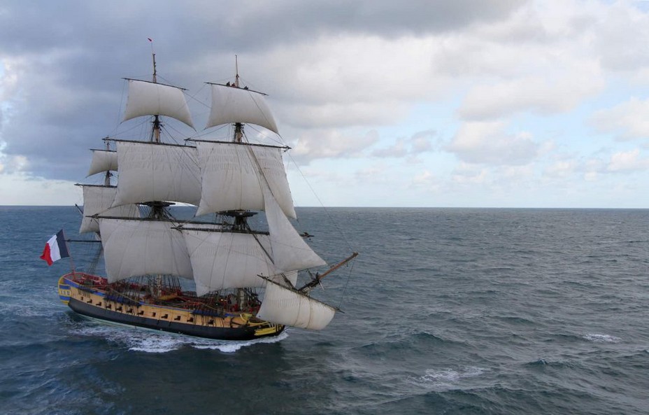 En 2015, au bout de 18 ans de reconstruction, le voyage inaugural avait emmené d’avril à mi-août les 70 équipiers de la délégation française au large des côtes américaines.Hermione-Francis-Latreille-Association-Hermione-Lafayette