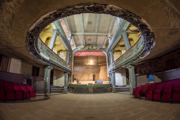 Bar le Duc Théâtre des Bleus @Marcus SUMMERS Bar le Duc Théâtre des Bleus @Marcus SUMMERS