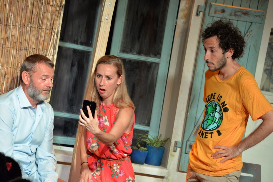 "De Quoi je  me mêle" au Théâtre Edgar avec Pascal Rocher,Nathalie Tassera,  Joseph Gallet   @ DR "De Quoi je  me mêle" au Théâtre Edgar avec Pascal Rocher,Nathalie Tassera,  Joseph Gallet   @ DR