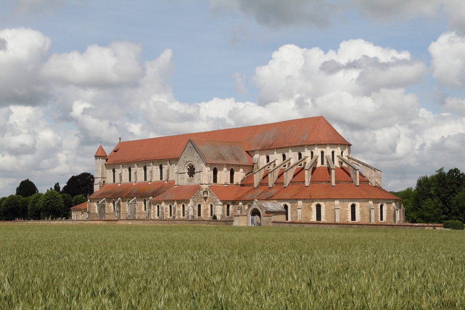 Abbaye de Pontigny en Chablisien  @Claude Blot Abbaye de Pontigny en Chablisien  @Claude Blot