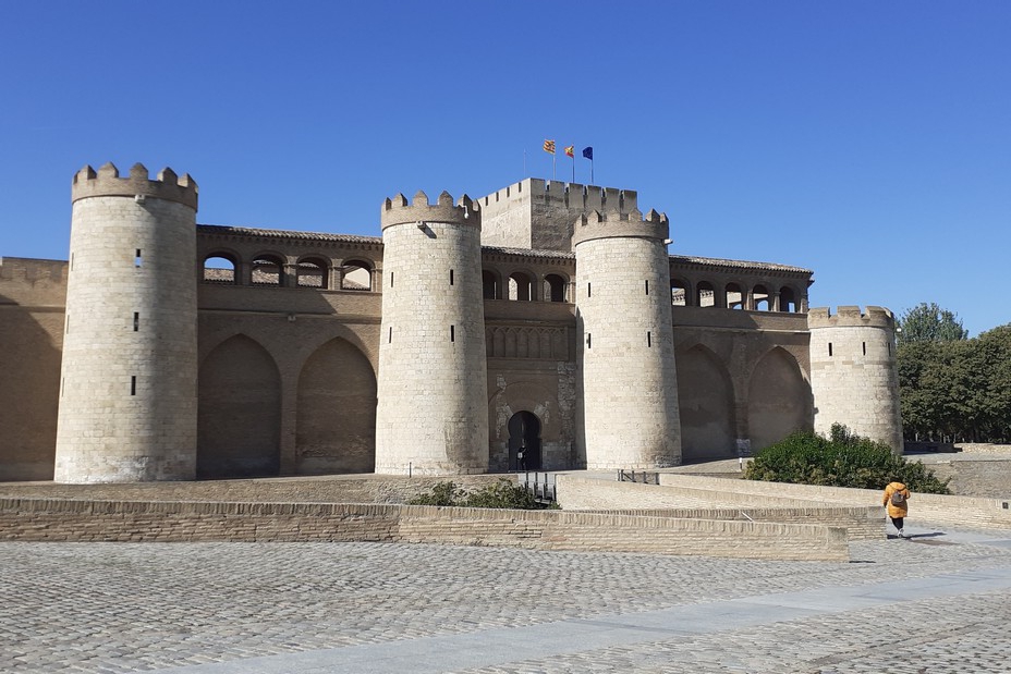 La palais hispano-mauresque hautement fortifié de l'Aljaferia.@ C.gary