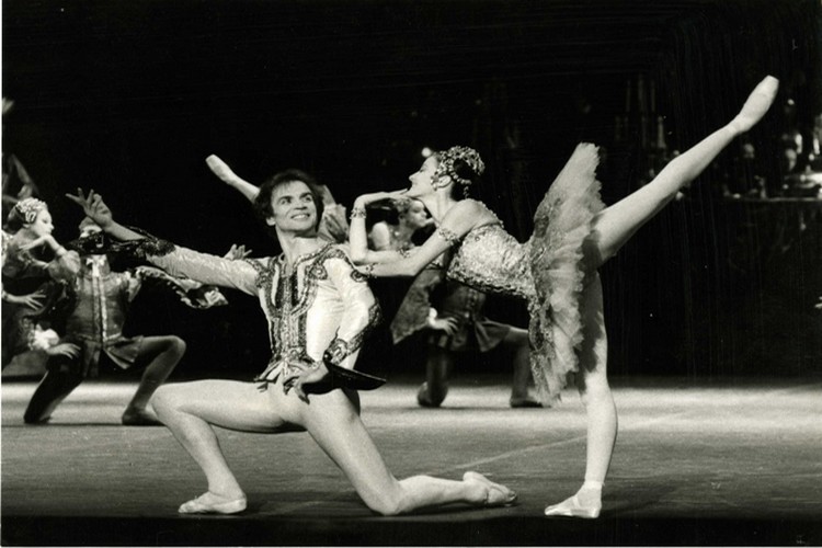 Rudolph Noureev et Noëlla Pontois au Palais Garnier en 1983 (Photo André Chino)