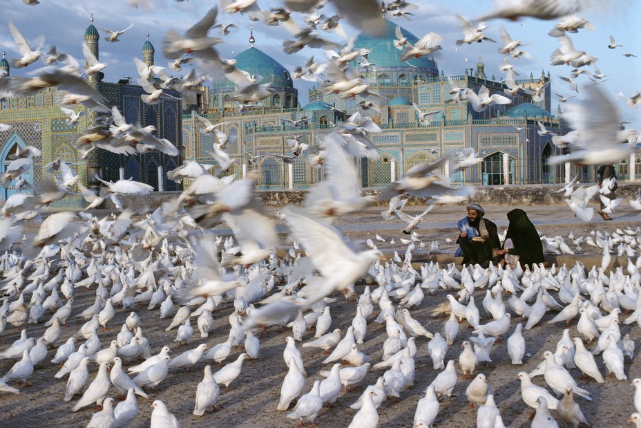 Mazar-i-Sharif, Afghanistan, 1991 ©Steve McCurry