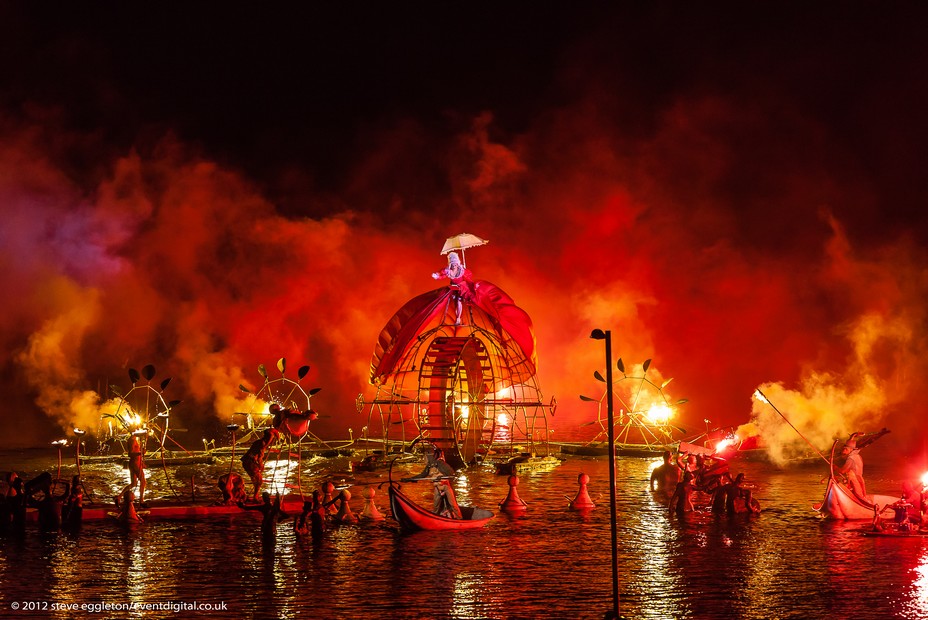 Spectacle entre eau et feu pour fêter le centenaire du territoire de Belfort. @ Compagnie la Salamandre