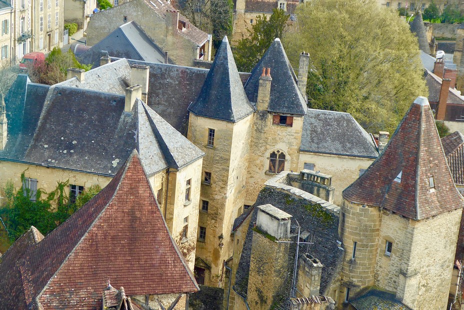 Sarlat. Les toits de lauzes vus de la tour de Jean Nouvel @C.Gary