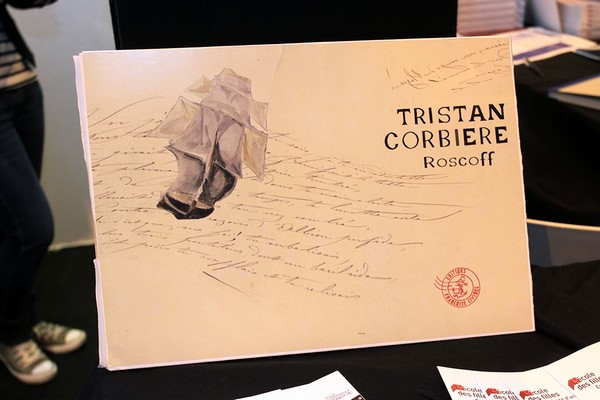 Les éditions Françoise Livinec publient un album inédit de 30 feuillets de textes et de peintures créé par le poète Tristan Corbière (1845-1875) à la fin des années 1860. Ce manuscrit, que l’on croyait perdu, a appartenu à Jean Moulin (Crédit photo D.R.).