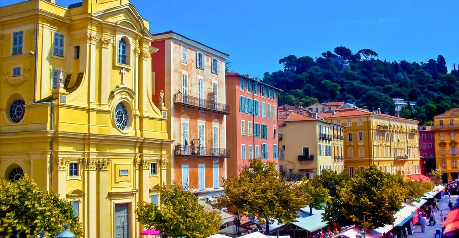 Le marché du cours Saleya à Nice Créé en 1816, le marché a été reconnu marché d’exception par le Conseil national des arts culinaires. @ DR