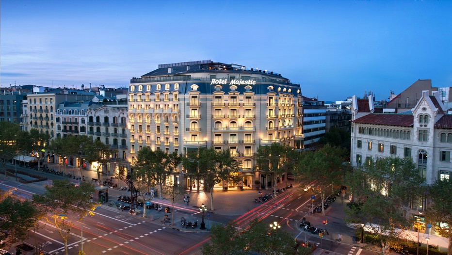 Situé dans un immeuble de style néoclassique, en plein cœur du Paseo de Gracia, emplacement clé de toutes les boutiques de mode et de joaillerie, le Majestic Hotel & Spa est un des établissements hôteliers de la capitale catalane les plus riches en histoire (Crédit Photo DR)