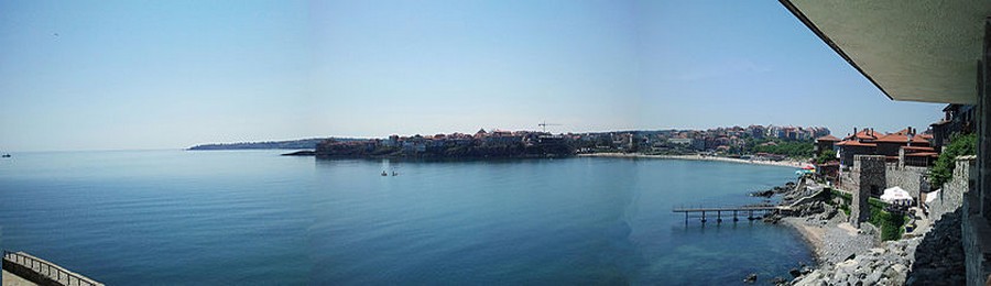 Les rives de la mer Noire, très prisées à l’époque communiste, sont devenues des lieux de villégiature estivale aux ambiances contrastées, entre plages bondées et villages de pêcheurs au charme intact.(Crédit Photo DR) Les rives de la mer Noire, très prisées à l’époque communiste, sont devenues des lieux de villégiature estivale aux ambiances contrastées, entre plages bondées et villages de pêcheurs au charme intact.(Crédit Photo DR)