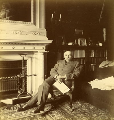 Georges Clemenceau dans son bureau de la rue Franklin, septembre 1898 (Crédit photo Dornac - Paris, coll. musée Clemenceau)
