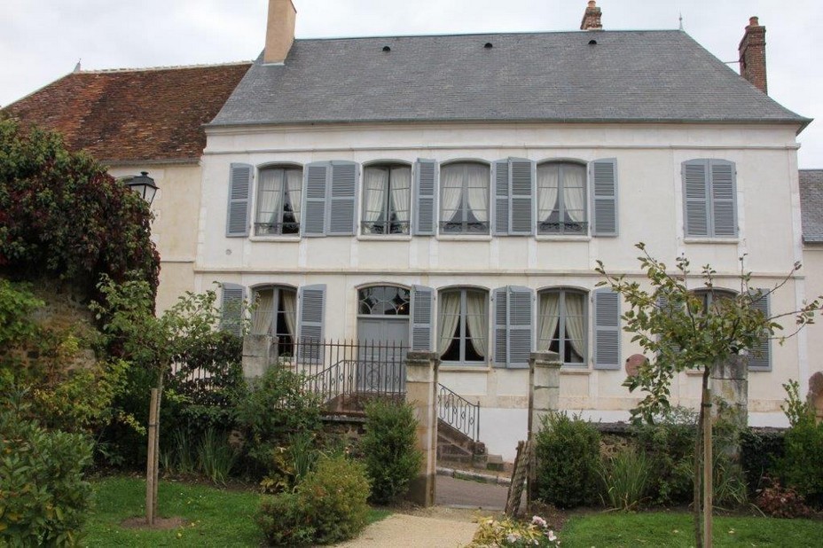 La maison vue depuis le jardin-d'en-face @ DR La maison vue depuis le jardin-d'en-face @ DR