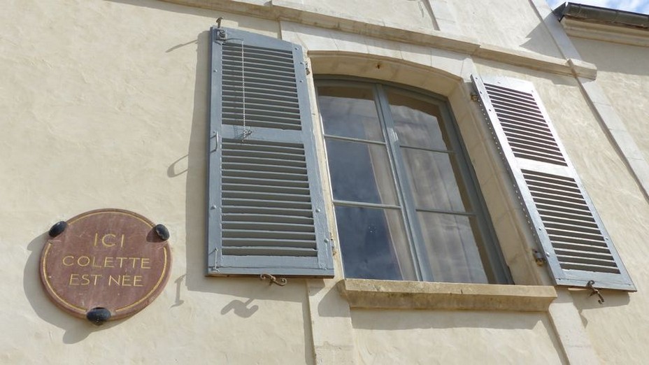 Une association « La Maison de Colette » fut créée, et en 2011, la maison fut acquise avec l'idée de la restaurer.  Après le lancement d'une souscription en 2015 pour financer sa réhabilitation, les travaux purent commencer. @ www.maisondecolette.fr . Une association « La Maison de Colette » fut créée, et en 2011, la maison fut acquise avec l'idée de la restaurer.  Après le lancement d'une souscription en 2015 pour financer sa réhabilitation, les travaux purent commencer. @ www.maisondecolette.fr .