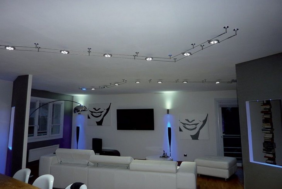 Pour une ambiance cosy du plus bel effet, il vous suffit d'associer plusieurs luminaires avec un rayonnement tamisé et indirect. @Pinterest.com Pour une ambiance cosy du plus bel effet, il vous suffit d'associer plusieurs luminaires avec un rayonnement tamisé et indirect. @Pinterest.com