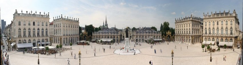 la finale des Championnats de France UNSS de danse avait pour cadre Nancy avec un ultime rendez-vous en apothéose sur sa célèbre Place Stanislas, répertoriée au patrimoine mondial de l’UNESCO. (Crédit photo DR)