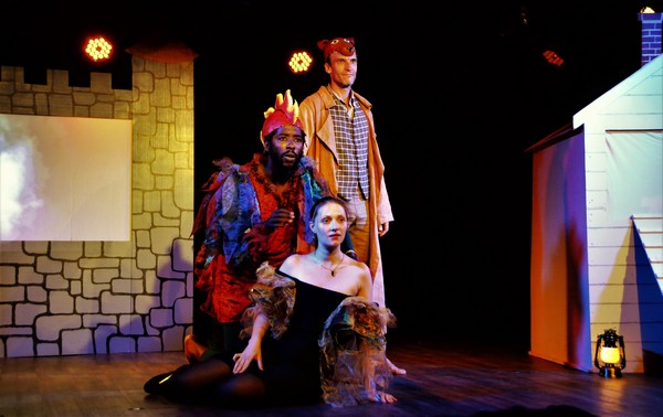 La Toile de Pandore –Cie, propose jusqu’au 30 octobre au théâtre Galabru dans le 18e arrondissement de Paris, Cocorico lève-toi Chantecler  @ David Raynal La Toile de Pandore –Cie, propose jusqu’au 30 octobre au théâtre Galabru dans le 18e arrondissement de Paris, Cocorico lève-toi Chantecler  @ David Raynal