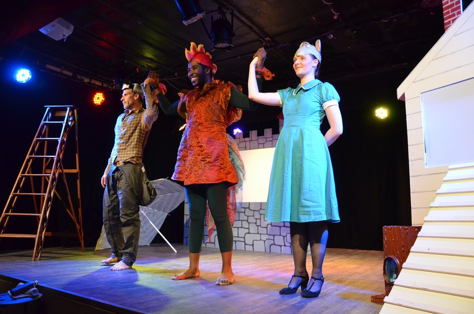 La Toile de Pandore –Cie, propose jusqu’au 30 octobre au théâtre Galabru dans le 18e arrondissement de Paris, Cocorico lève-toi Chantecler - @ David Raynal La Toile de Pandore –Cie, propose jusqu’au 30 octobre au théâtre Galabru dans le 18e arrondissement de Paris, Cocorico lève-toi Chantecler - @ David Raynal