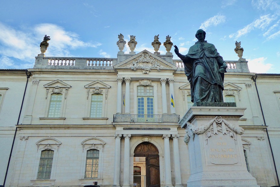 Façade XVIIIè de l'Hôtel Dieu de Carpentras @C.Gary Façade XVIIIè de l'Hôtel Dieu de Carpentras @C.Gary