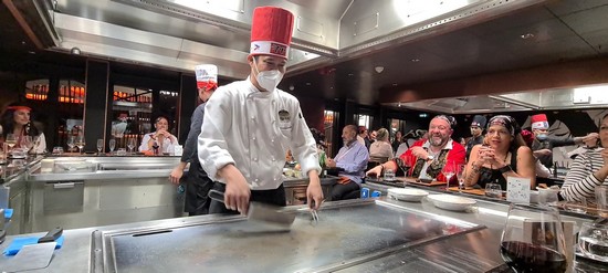 Le MSC Seaside propose également un large choix de restaurants avec terrasses à ciel ouvert et des spécialités culinaires internationales. Ici l’Asian Market Kitchen avec à sa tête Roy Yamaguchi, un chef panasiatique de renommée mondiale @ David Raynal